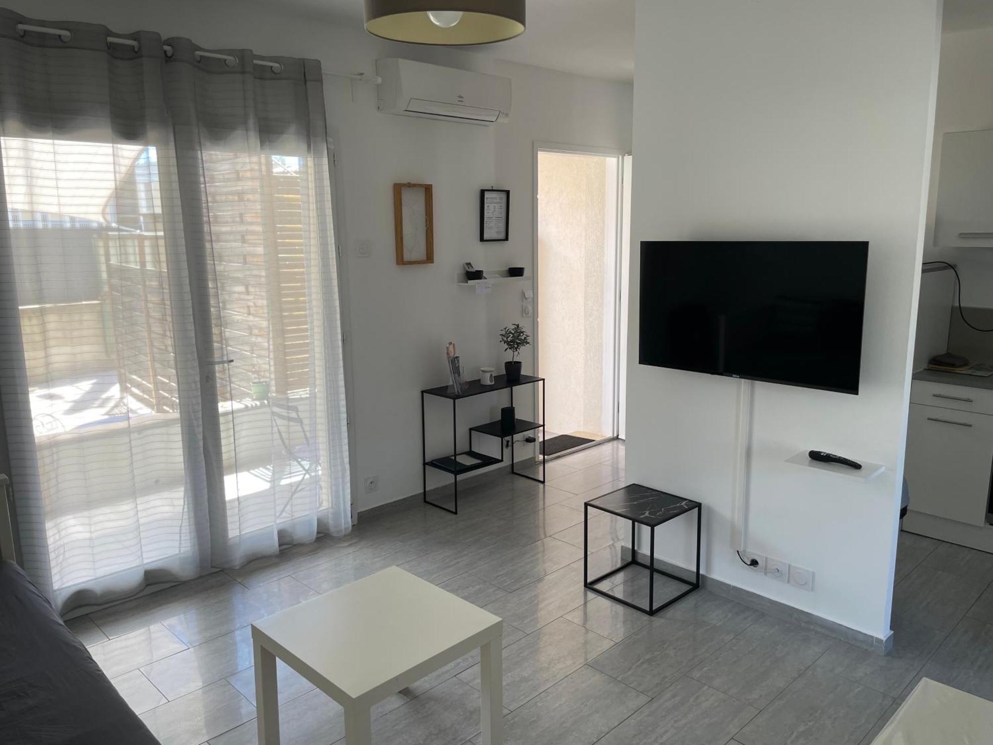 Appartement T2 Avec Terrasse Et Cour กาวายง ภายนอก รูปภาพ