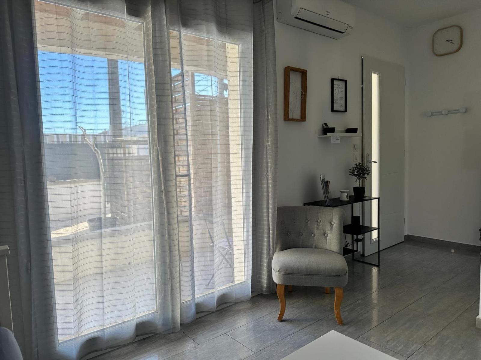 Appartement T2 Avec Terrasse Et Cour กาวายง ภายนอก รูปภาพ