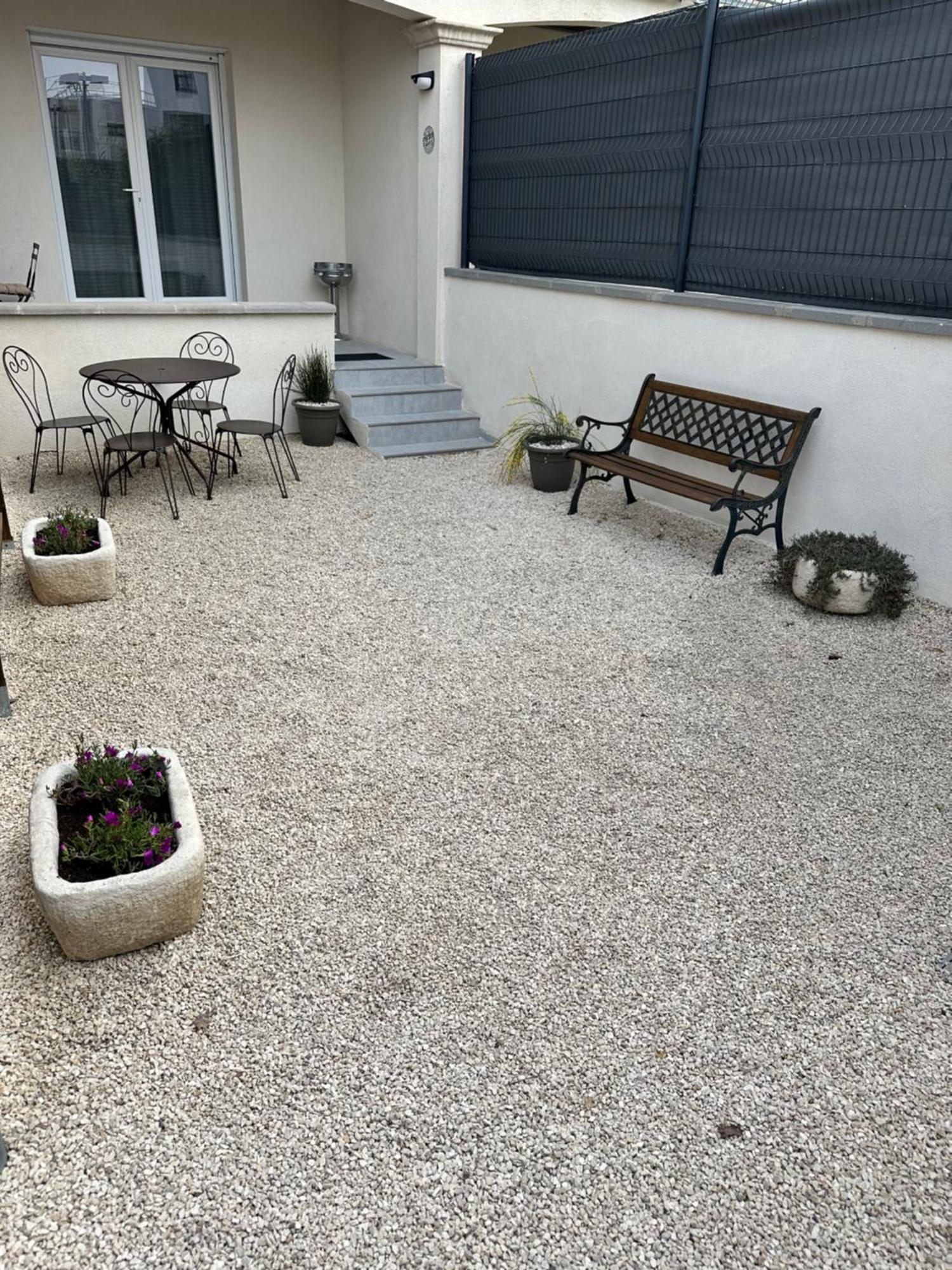 Appartement T2 Avec Terrasse Et Cour กาวายง ภายนอก รูปภาพ